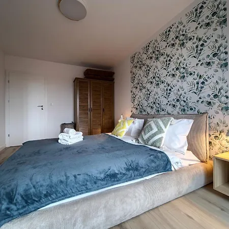 Madalinskiego Deluxe Breslavia