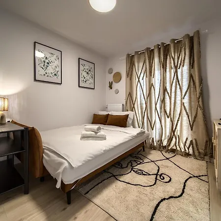 Apartment Madalinskiego Deluxe